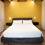 Residenza Vesentini Bed & Breakfast *